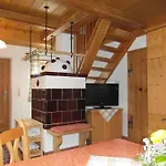 Pircherhof - Urlaub Und Erholung Im Troadkost'n ファームステイ