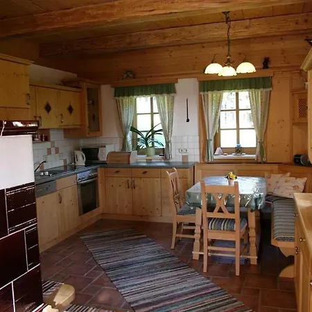 Pircherhof - Urlaub Und Erholung Im Troadkost'n Séjour à la ferme